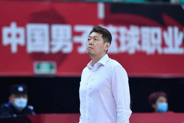 秦下课的背后原因