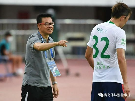 两个女人裸体互吻互摸
